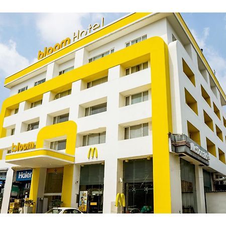 Bloom Hotel - Джаму Екстериор снимка