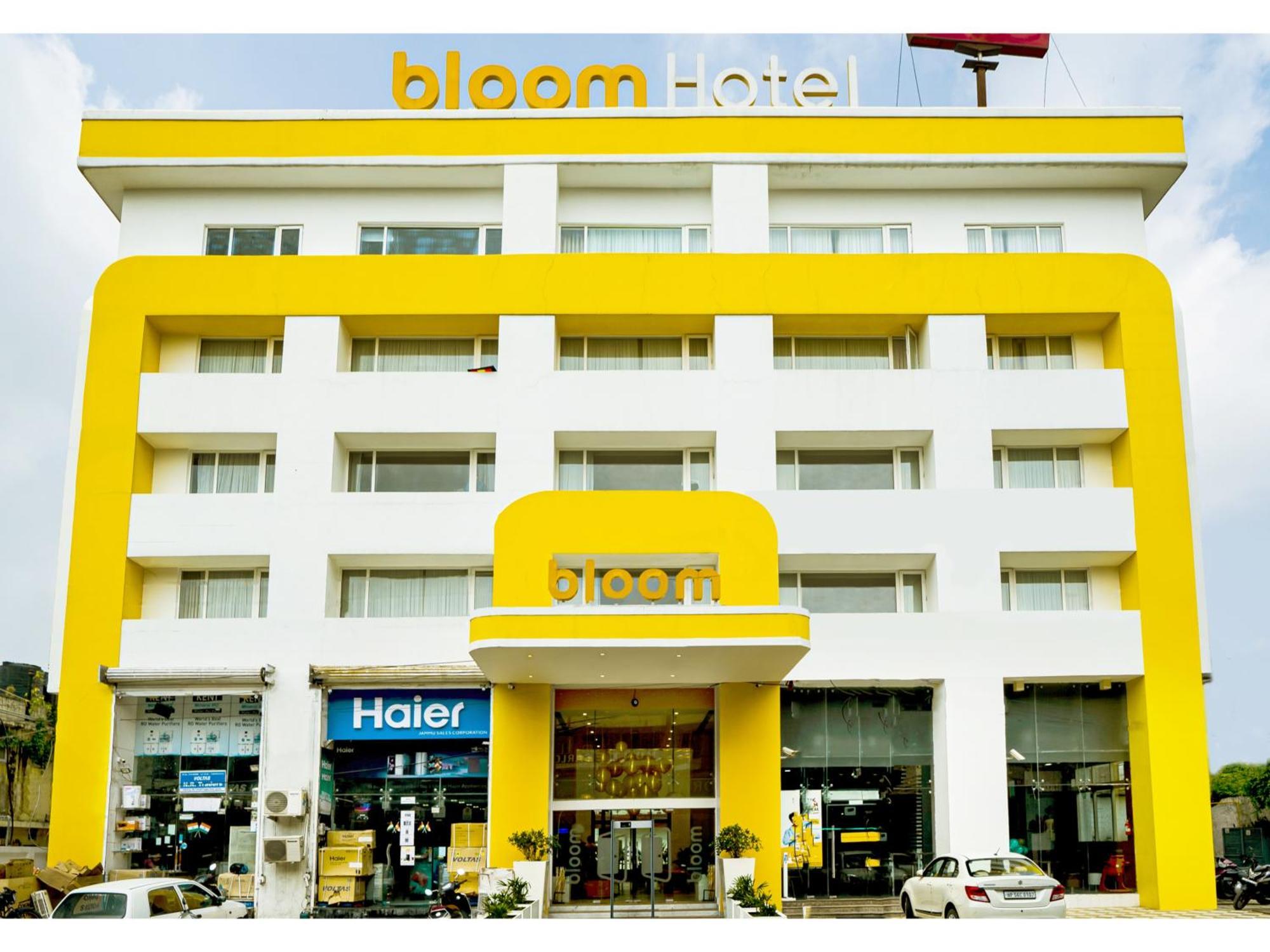 Bloom Hotel - Джаму Екстериор снимка
